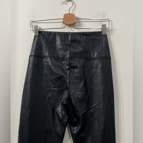 Wilfred Free Aritzia Daria Pant vegan Leather Black size M - Picture 9 of 10